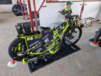 Koberec pod motorku